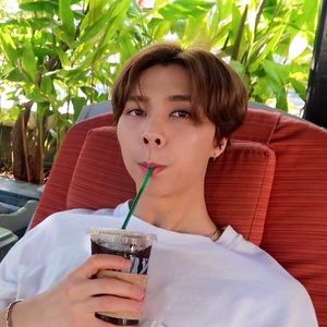 Meet your Posher, Lexy